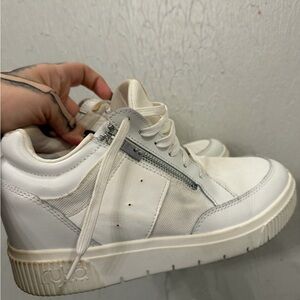 Ryka White Cream Low-Top Zip Lace-Up Sneakers